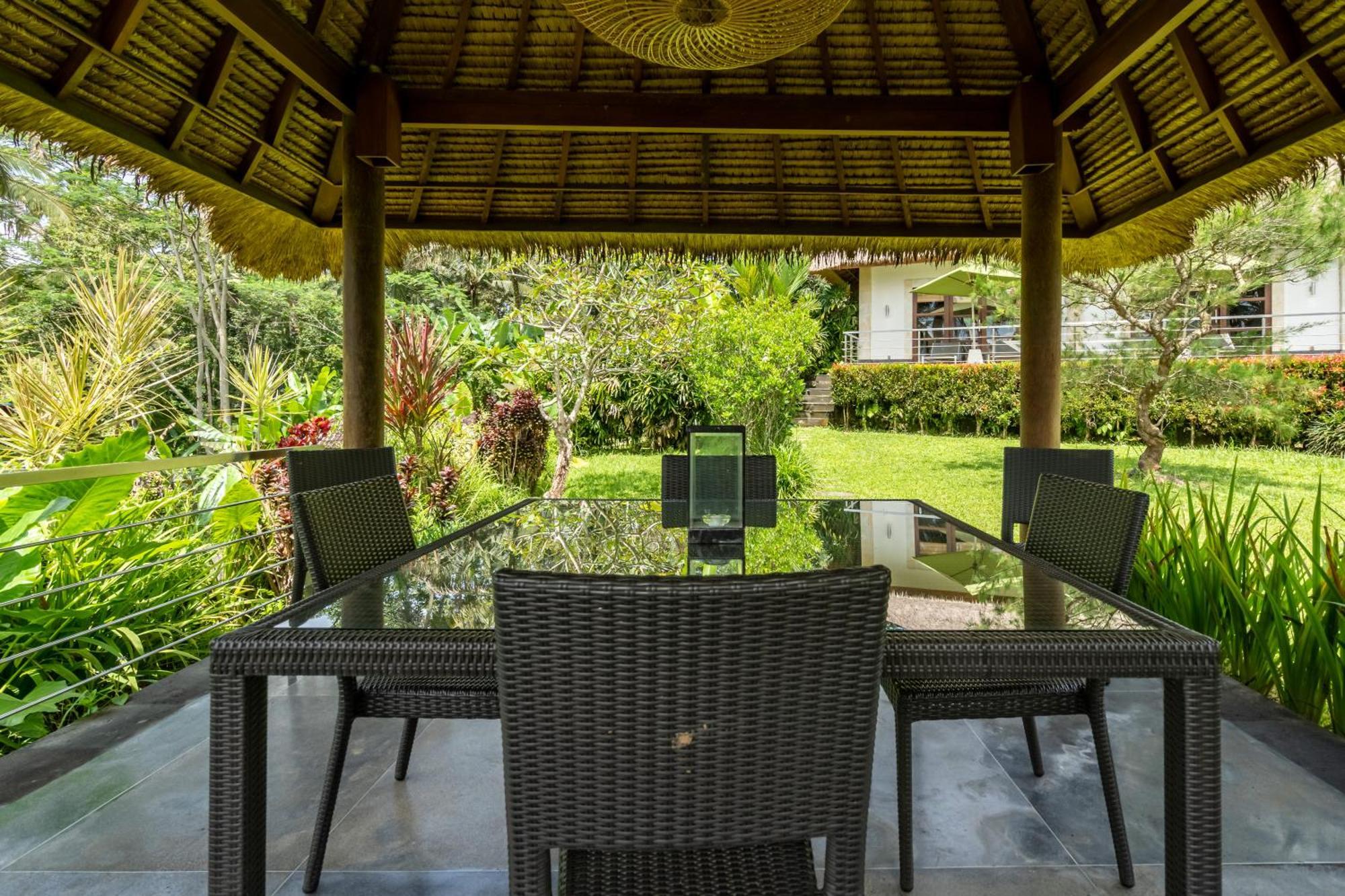 Villa Themma Jungle - Sumptuous 3Br Luxury Villa With Majestic Jungle View North Of Ubud Экстерьер фото